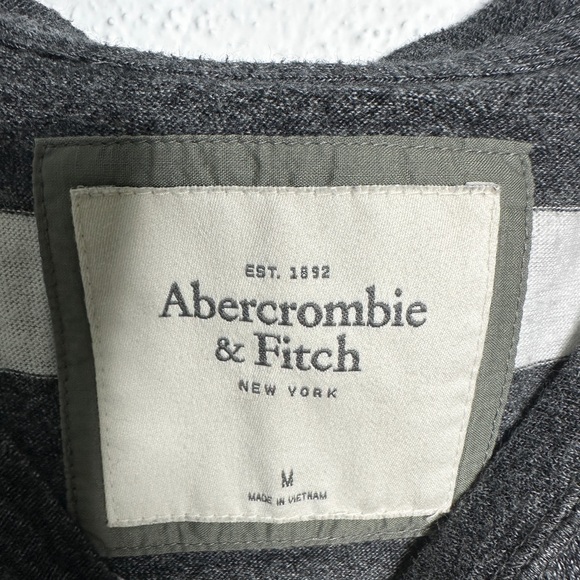 Abercrombie & Fitch Women's gray and white Striped Sweater - Picture 2 of 5